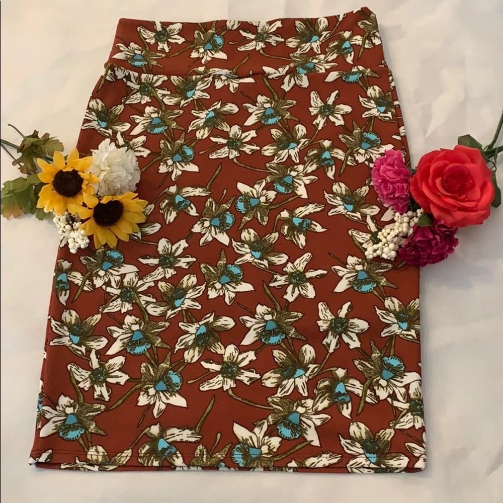 Lularoe floral Cassie skirt